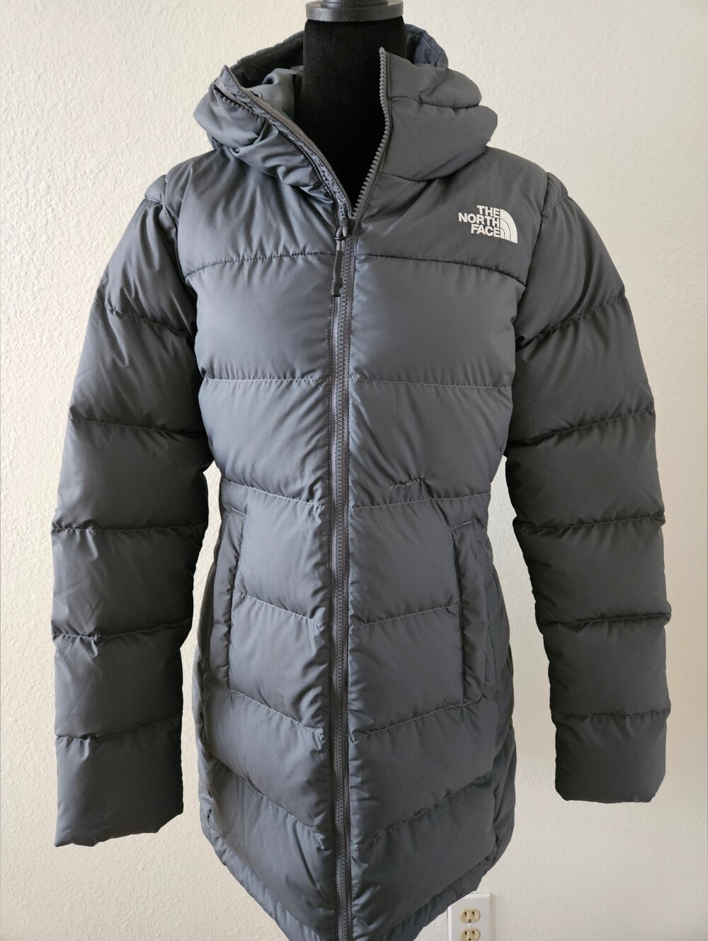 The North Face Women's Insulated Hooded Puffer Jacket - Charcoal Gray